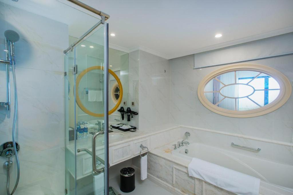 Vinoasis Phu Quoc Hotell Bien Hoa Exteriör bild